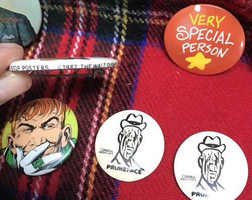 KNOPFLEISTE + SUPER KONVOLUT 18 VINTAGE PINBACKS, JETSONS, DC & MEHR, 1984-90, COOL! - Bild 16 von 16