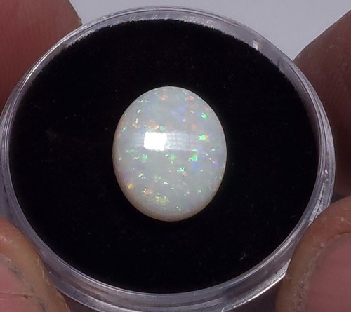 Australian Coober Pedy opal, 12 x 10mm Calibrated oval. 2.80cts. - Picture 2 of 8