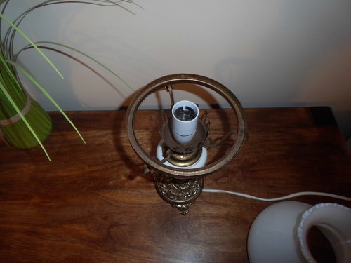 Small Vintage Table Lamp / Ornate / Porcelain / Hurricane Lamp - Picture 12 of 15
