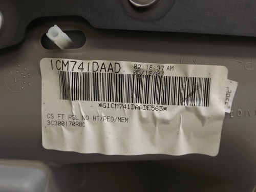 2004-2008 Chrysler Pacifica Passenger FR Interior Door Panel Used OEM 1CM741DAAD - Picture 8 of 13