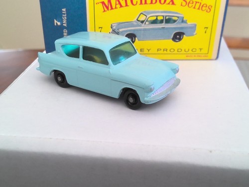 LESNEY Matchbox #7b Ford Anglia Sedan 1961 Blue With Box - Picture 8 of 15