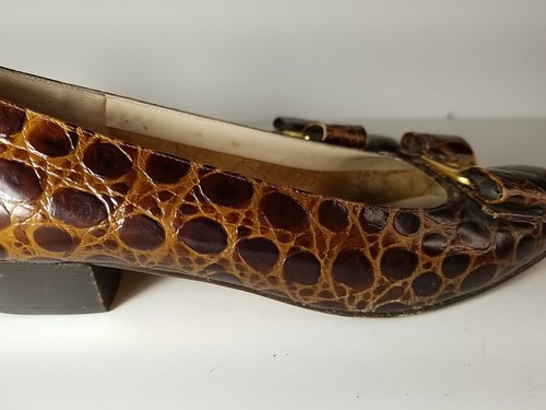 Salvatore Ferragamo Vara Bow stacked Heel Pumps Size 8.5 3A Patent Leather Brown - Picture 9 of 9