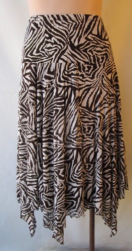 Sixteen Twentysix brown animal print skirt size 26 stretch lined