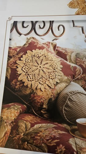 Annie's Doilies in Color 9 Beautiful Design by Connie Ellison Patterns Paperback - Picture 8 of 9