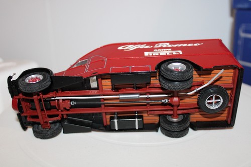 Exoto EX00002 1950 Alfa Romeo 500 Ferelli Race Car Transporter - Red - Picture 14 of 22