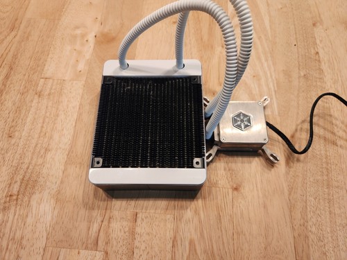 Silverstone Tek All-in-One Liquid Cooler TD03 Fan Mount - Picture 2 of 6