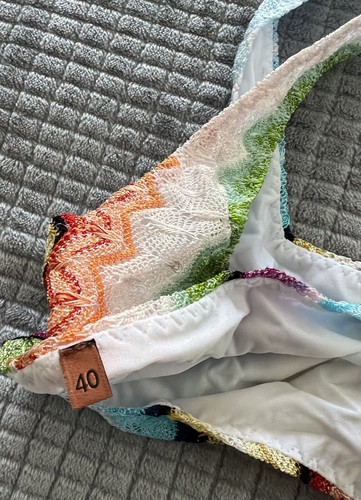 NUEVO CON ETIQUETAS Auténtico Conjunto de Bikini MISSONI ZIGZAG DOS PIEZAS UN HOMBRO TALLA 40 IT $610 - Imagen 8 de 12