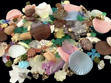 Vintage 1950'S 1960's Plastic Flower Leaf Beads Cabs Mix 30