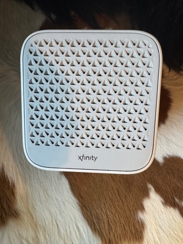 Comcast Xfinity XB7-T Modem WiFi Router Without Power Cord  - Picture 7 of 8