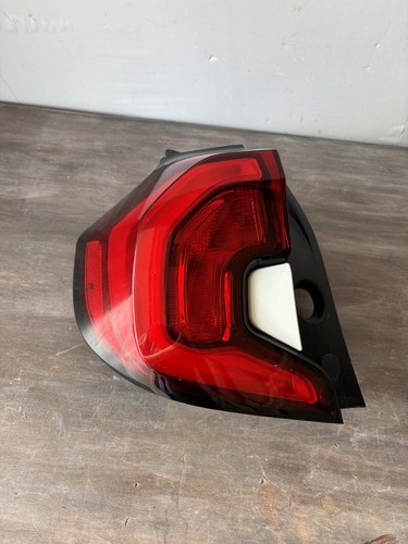 GMC TERRAIN 2018-2021 LUZ TRASERA IZQUIERDA CONDUCTOR LUZ FRENO 84379497 OEM - Imagen 5 de 6