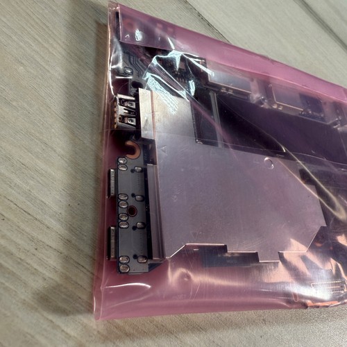 Dell Latitude 5320 Core i5-1145G7 2.30 GHz 8 GB DDR4 Motherboard + HeatSink - Picture 4 of 7