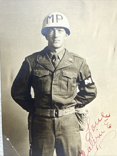 Vintage Snapshot Photo US Military Soldier In Uniform MP World War 2 WWII 1945 - Picture 2 of 3