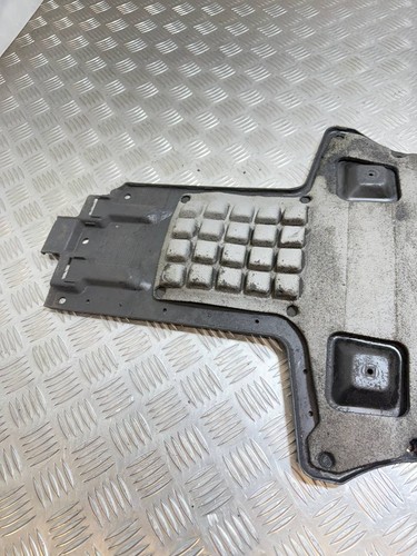AUDI Q7 4L ENGINE UNDERTRAY COVER 2010 7L8825225 7L8825231A - Picture 4 of 9