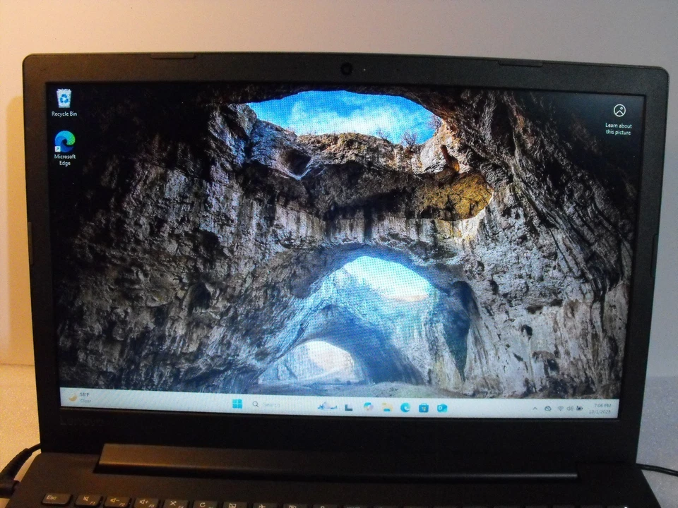 Portátil Lenovo 130-15AST 81H5002FUS 15.6", AMD A9-9425/8GB RAM/256GB SSD/Win11 H Foto 4 de 4