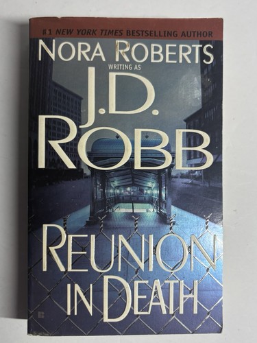 J.D. Robb 10 book thriller bundle - Bild 8 von 21
