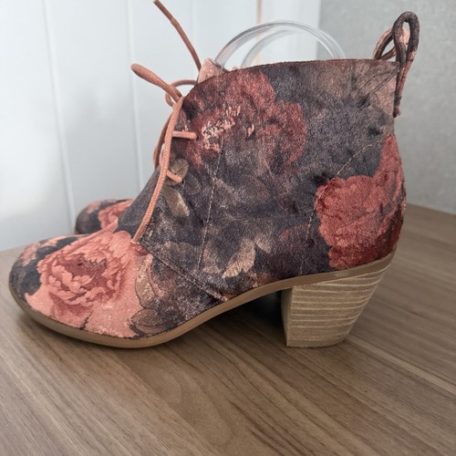I Love Billy Red Floral Velvet ankle boots block heel lace up New With Box - Picture 2 of 9