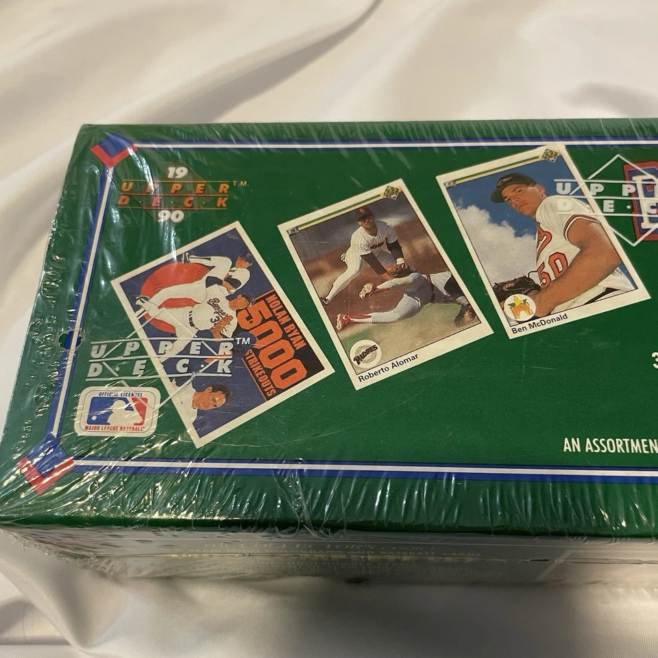Juego completo de béisbol 1990 Upper Deck caja sellada de fábrica 800 tarjetas Griffey Jr Foto 3 de 4