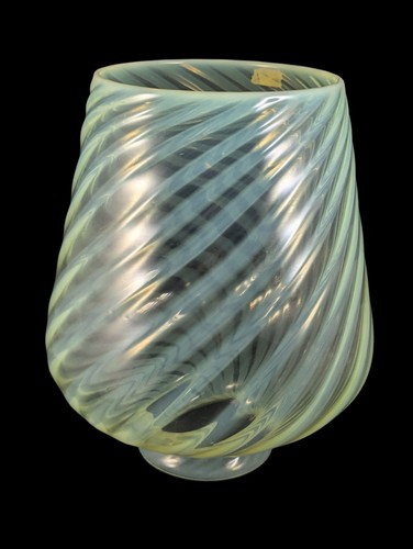 Huge 10" Uranium Glass Swirl Lamp Shade ~3.9 Inch Fitter Depression - Picture 5 of 10