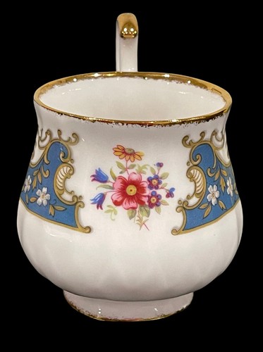 Taza y platillo floral Royal Sandy Priory Dale Derbyshire Bone China Demitasse de colección - Imagen 6 de 12