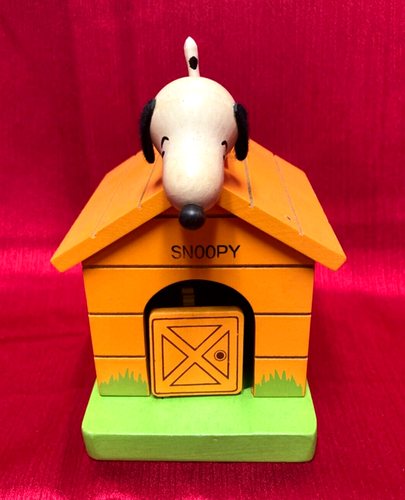 NEW VINTAGE PEANUTS / SNOOPY 1970 SCHMID LTD EDITION MUSIC BOX - Picture 2 of 11