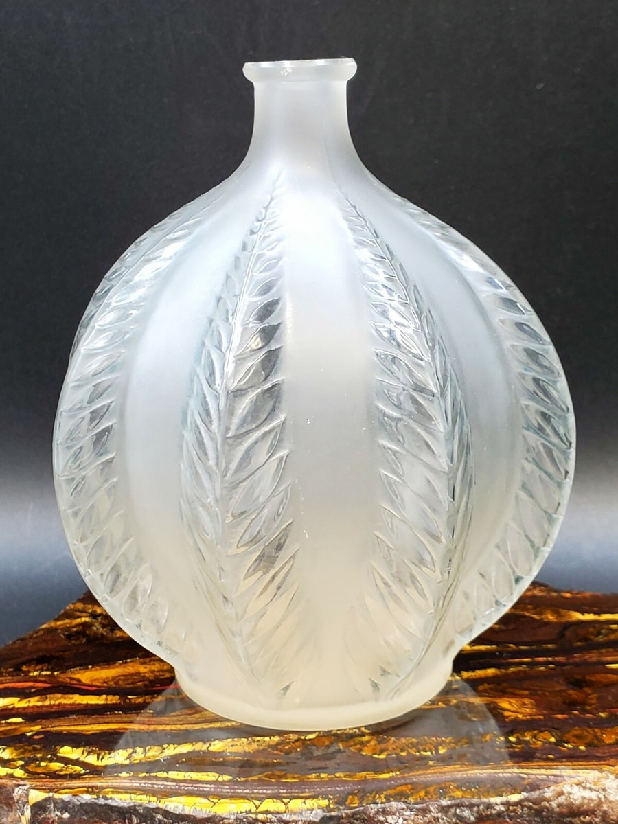Lalique　ピヴォワーヌ　ベース ネックレス ピヴォワーヌ – Lalique Japan