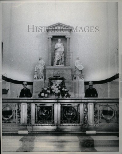 1969 Press Photo Simon Bolivar tomb Caracas Venezuela - DFPC85639