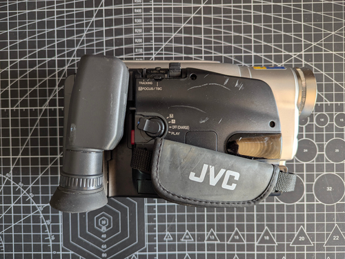 JVC GR-FX16EK Compact VHS-C Camcorder x700 ZOOM - Picture 2 of 6