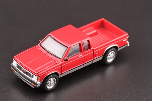 Greenlight GMC Sonoma Extended Cab w 2021 Indian Scout 1991 1/64 - Picture 4 of 7