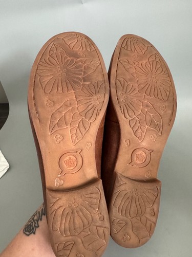 BORN Leather Mule Clogs Size 8 Closed Toe Slip On Flat Loafers Brown, Comfort - Picture 9 of 9