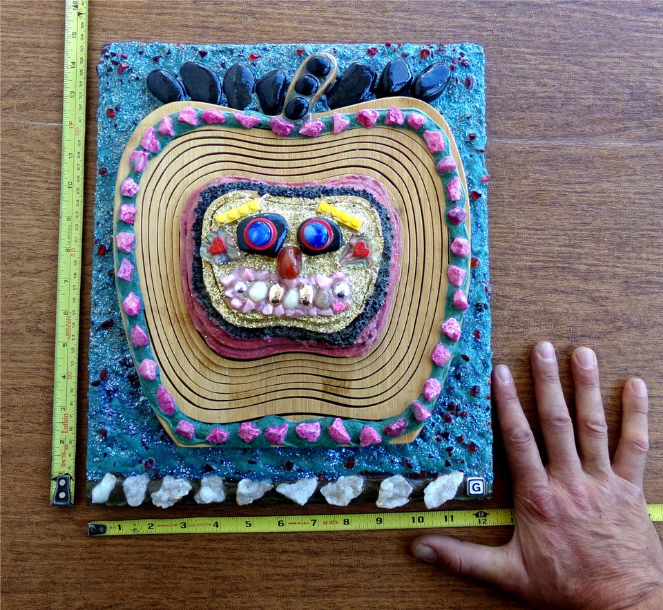 MASCARILLA CABEZA MANZANA MADERA Arte Popular Original, Glenn Shiring 2023, Medios Mixtos 12x14" Foto 3 de 4