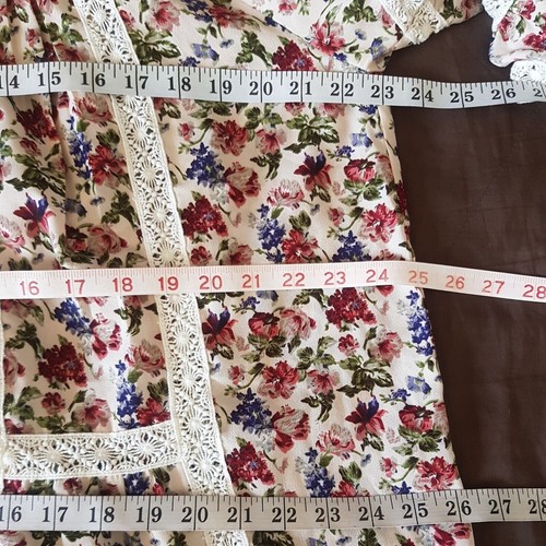 Anthropologie blaue Quastenbluse Blumenmuster Maylou offene Schulter gehäkelt Größe Medium - Bild 11 von 18
