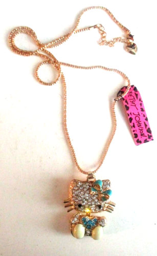 MULTI COLOR BETSY JOHNSON CRYSTAL HELLO KITTY BLING NECKLACE ON 28“ GOLD CHAI - Picture 2 of 2