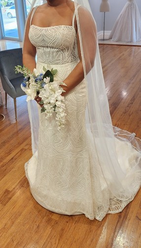 Evie Young Wedding Dress - Picture 4 of 4