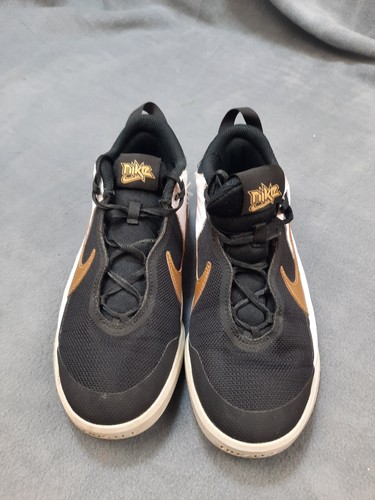 BOY`S NIKE TEAM HUSTLE D 10 ATHLETIC SNEAKERS SIZE 5 Y kids shoes - Picture 3 of 10