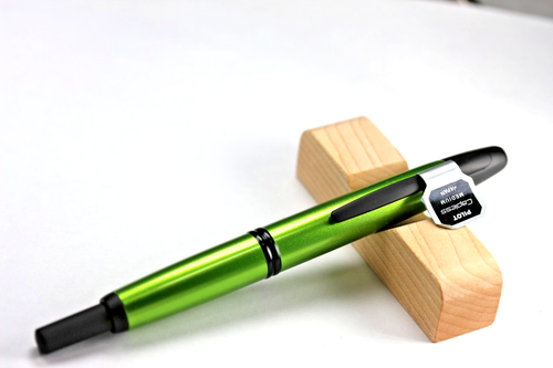 PILOT VANISHING POINT FOUNTAIN PEN 18K MEDIUM NIB BRAND NEW PEN W/ CONVERTER