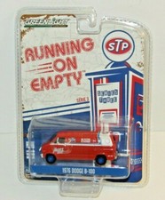RARE Blue SUPER CHASE Greenlight 1/64 Running On Empty STP 1976 Dodge B-100 Van 