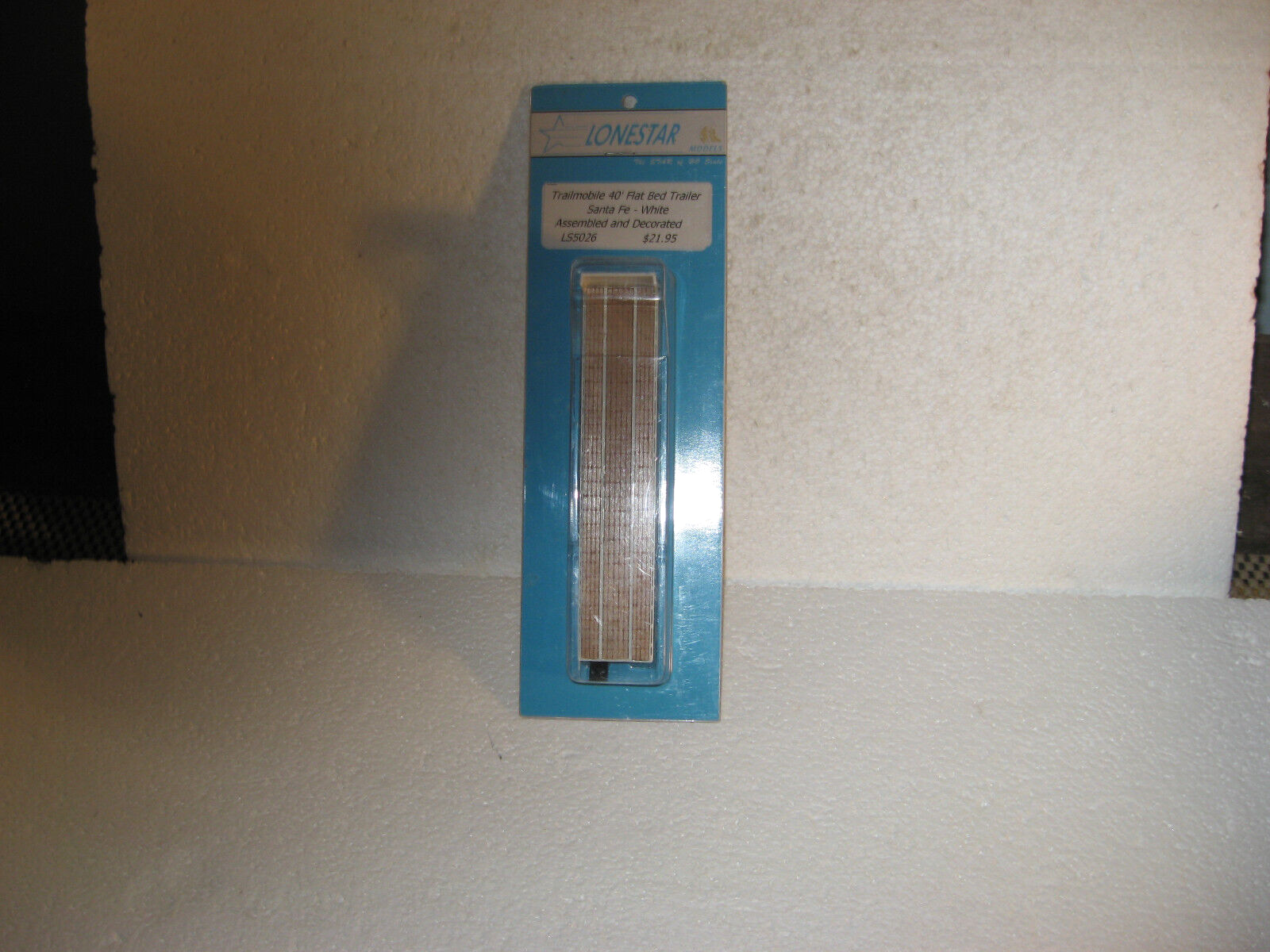 HO SCALE LONESTAR MODELS 40'  SANTA FE TRAILMOBILE WHITE FLAT BED TRAILER!