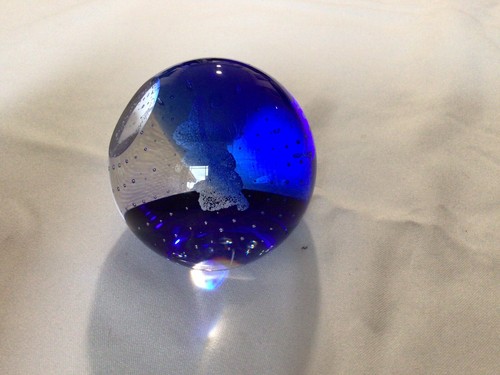 Caithness Millennium 2000 Paperweight-Cobalt Blue-Hand Blown-Scotland - Picture 8 of 11