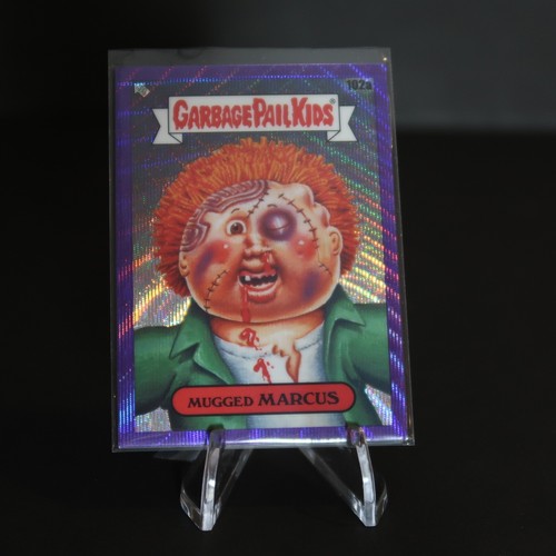 2020 GARBAGE PAIL KIDS CROMATO 3 VIOLA WAVE SCEGLI LA TUA CARTA SINGOLI - Foto 60 di 152