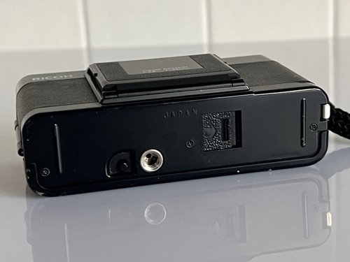 Ricoh FF-1 Point and Shoot 35mm Film Camera Color Rikenon 2.8/35mm Lens - Picture 8 of 13