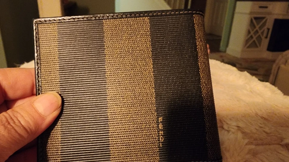 Fendi Pequin Hombres Mini Cartera Plegable Cuero Negro Caqui Foto 2 de 4