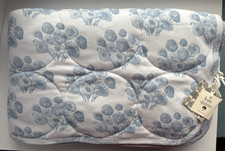 Kate Quinn Organic Cotton Baby Circle Quilt 37 X 48" Blue Thistle Flowers - NEW