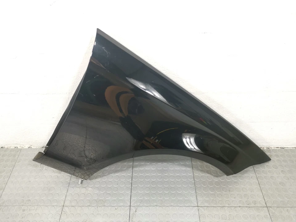 梅赛德斯-奔驰 2014 CLS550 RWD 4.7L 右侧挡泥板保护套总成黑色 — 第 3/4 张图片