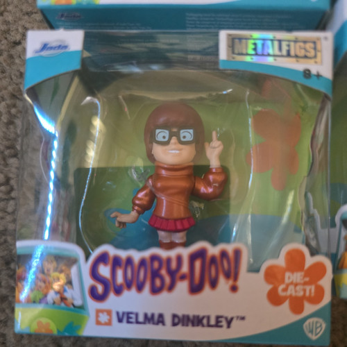 Lote de 4 Scooby Doo! Figuras de metal de 2" con diecasts SHAGGY, FRED, VELMA y Daphne (2024) - Imagen 4 de 5