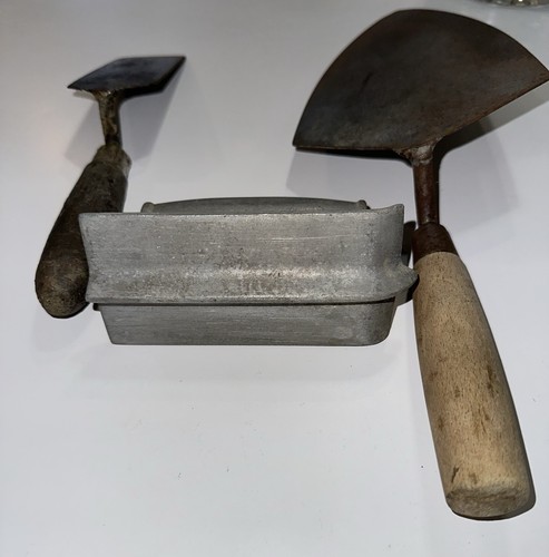 Lot of 3- Antique Vintage WOOD HANDLE Cement Trowel Mason Brick Bricklayer Tools - Picture 4 of 16
