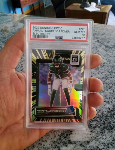 2022 Donruss Optic AHMAD "SAUCE" GARDNER #228 Rookie RC ELECTRICITY /65, PSA 10 - Picture 1 of 3