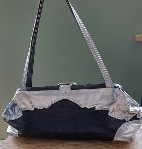 VINTAGE Look BLACK & SILVER Dr's LEATHER Shoulder GLADSTONE BAG Country Handbag - Picture 4 of 7