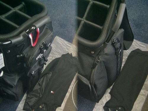 Tommy Hilfiger Backpack Style Large Pockets Synthetic Golf Bag w/ Round Handles - Picture 3 of 10