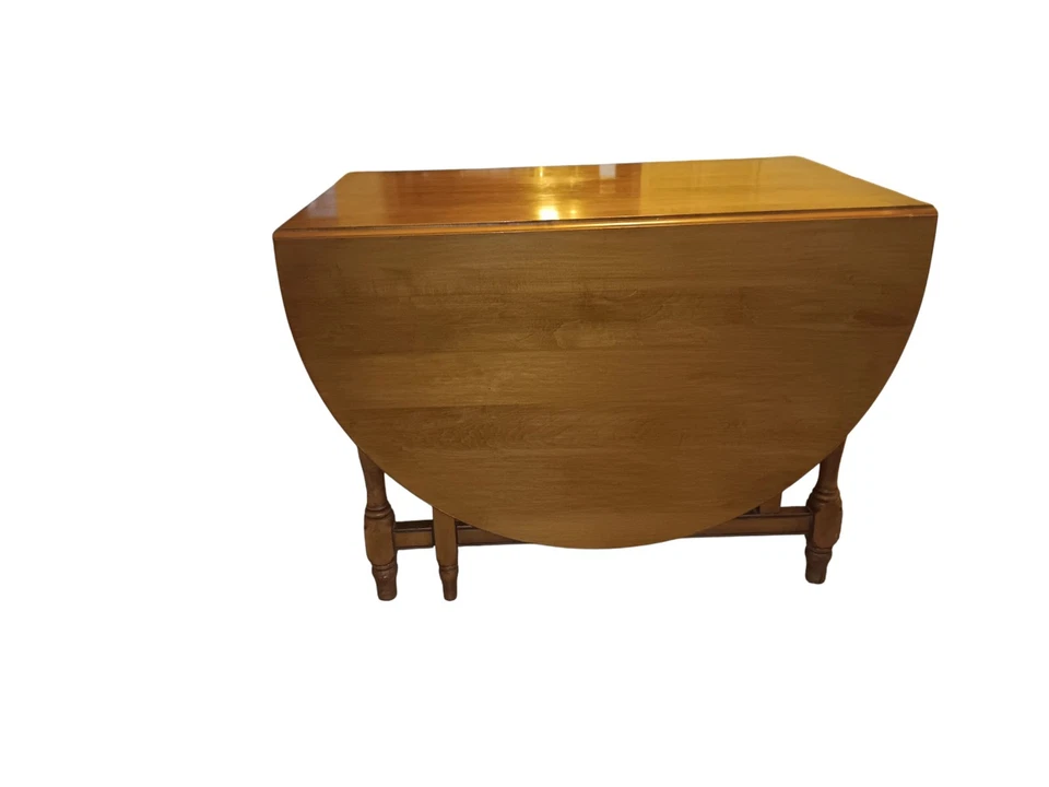 Большой обеденный стол из массива дерева с распашными воротами и ножками - Изображение 2 из 4