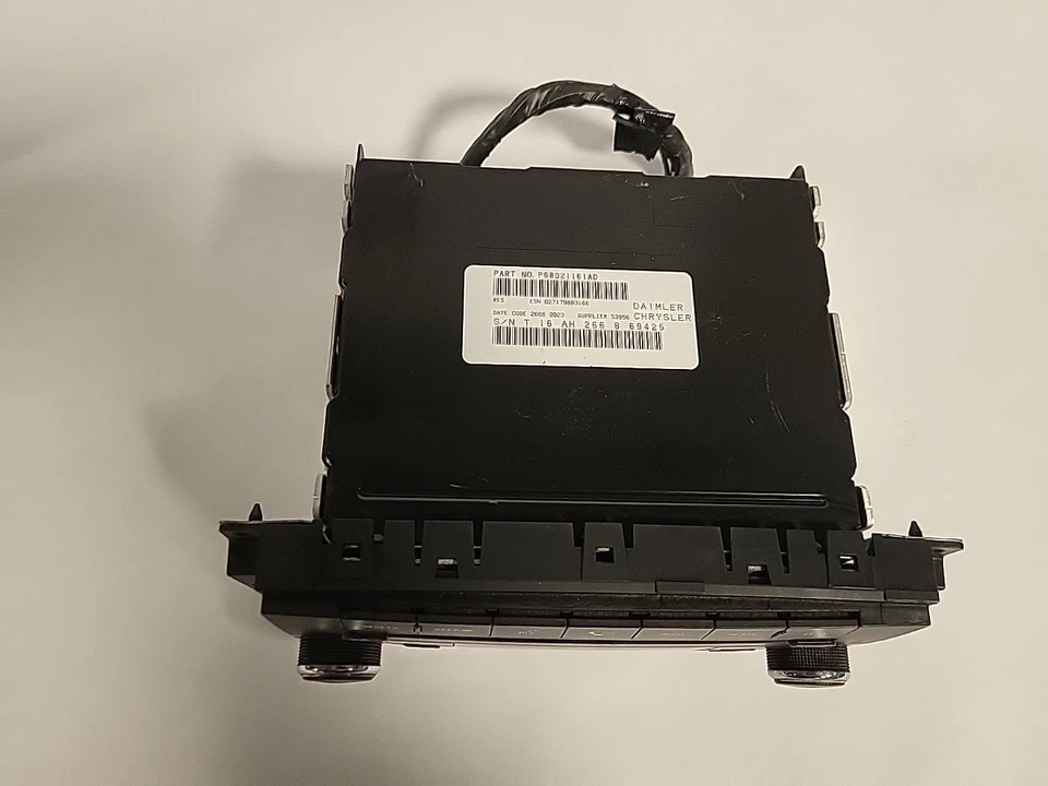 2008-2010 Dodge Avenger Chrysler AM/FM Radio Stereo Head Unit P68021161AD I2 Foto 2 de 4